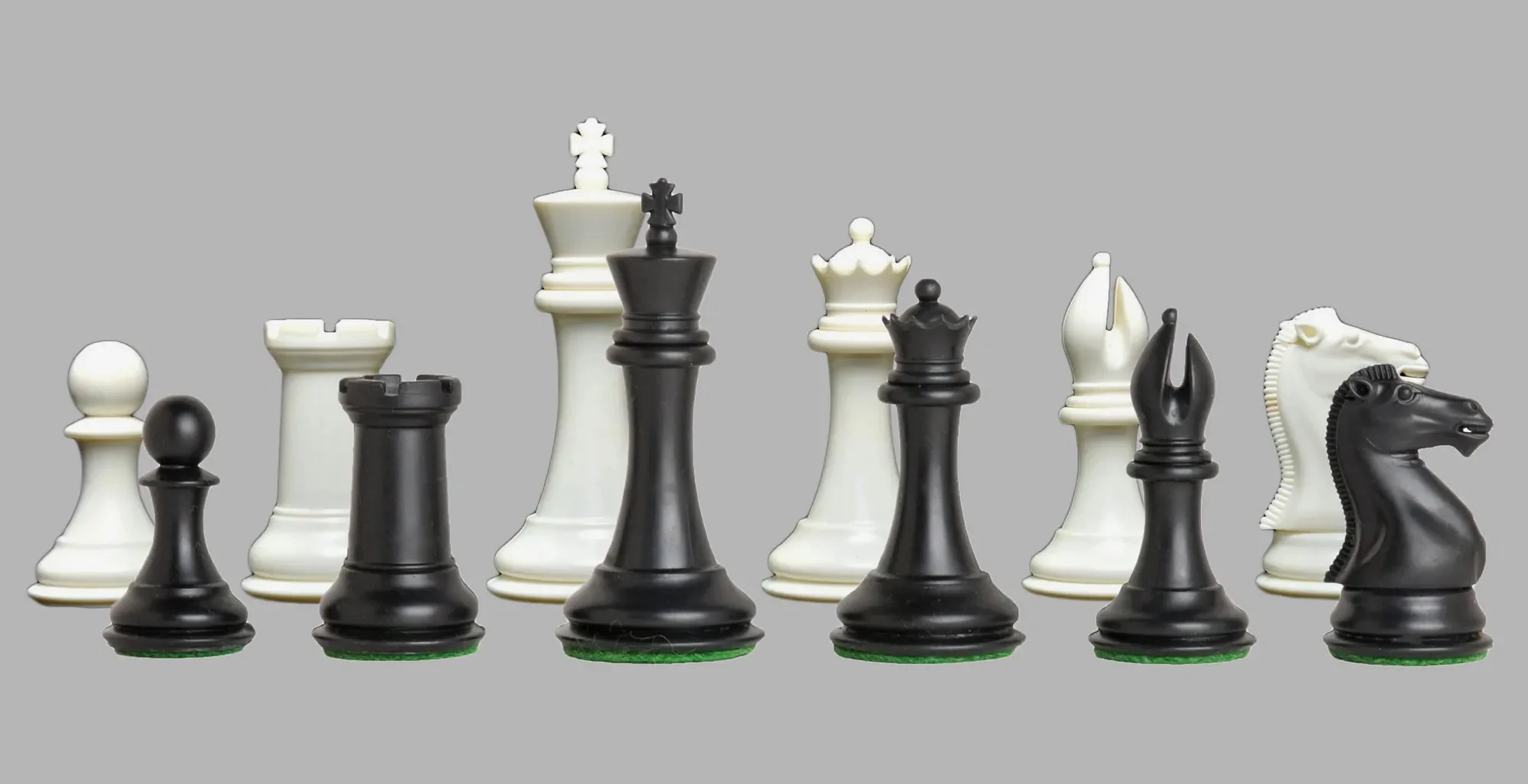 The Collector Series Plastic Chess Pieces - 3.75" King - Image 8