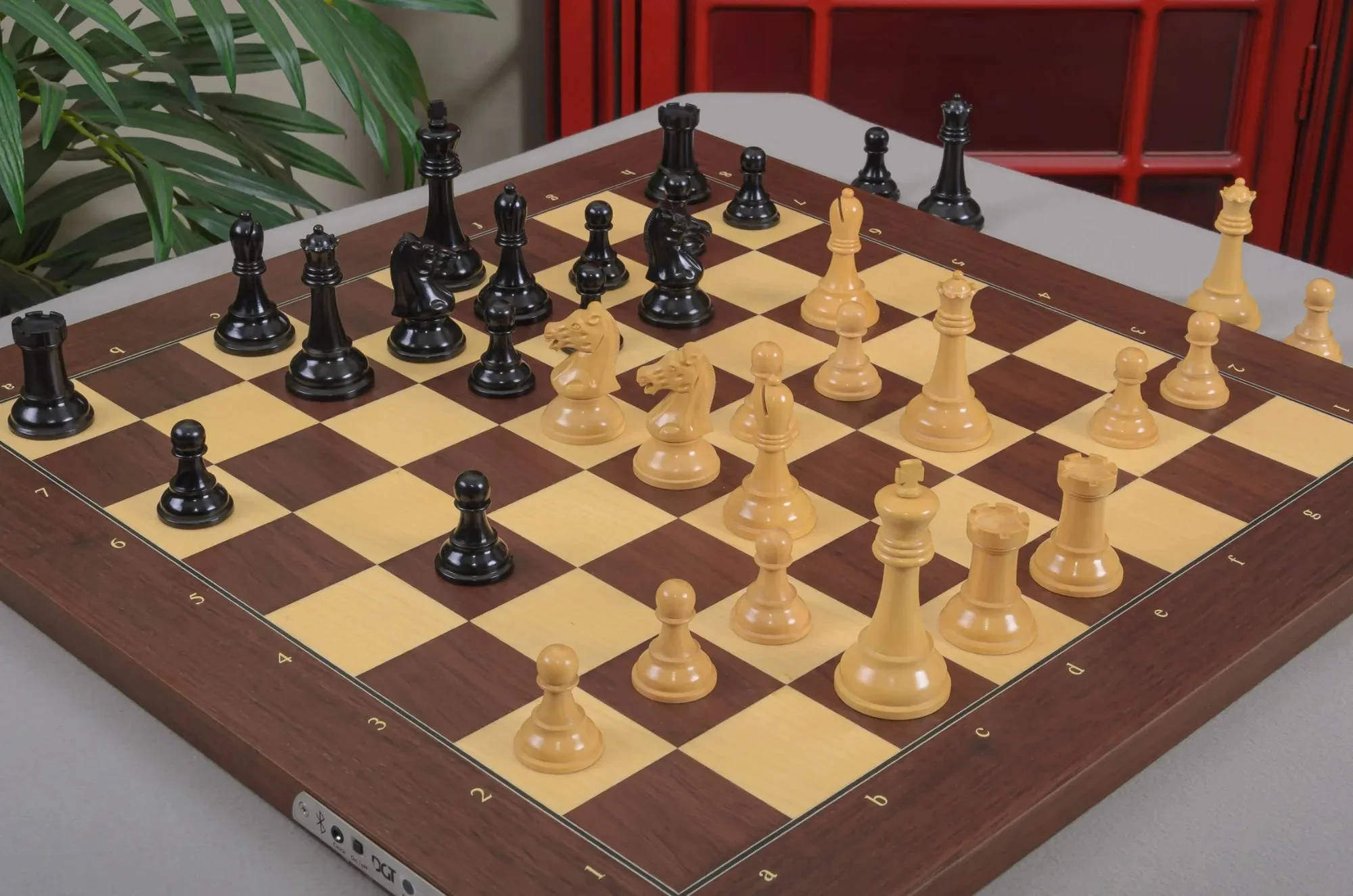 The DGT Projects Enabled Electronic Chess Pieces - Drueke Players Choice Series - 3.75" King - Image 12