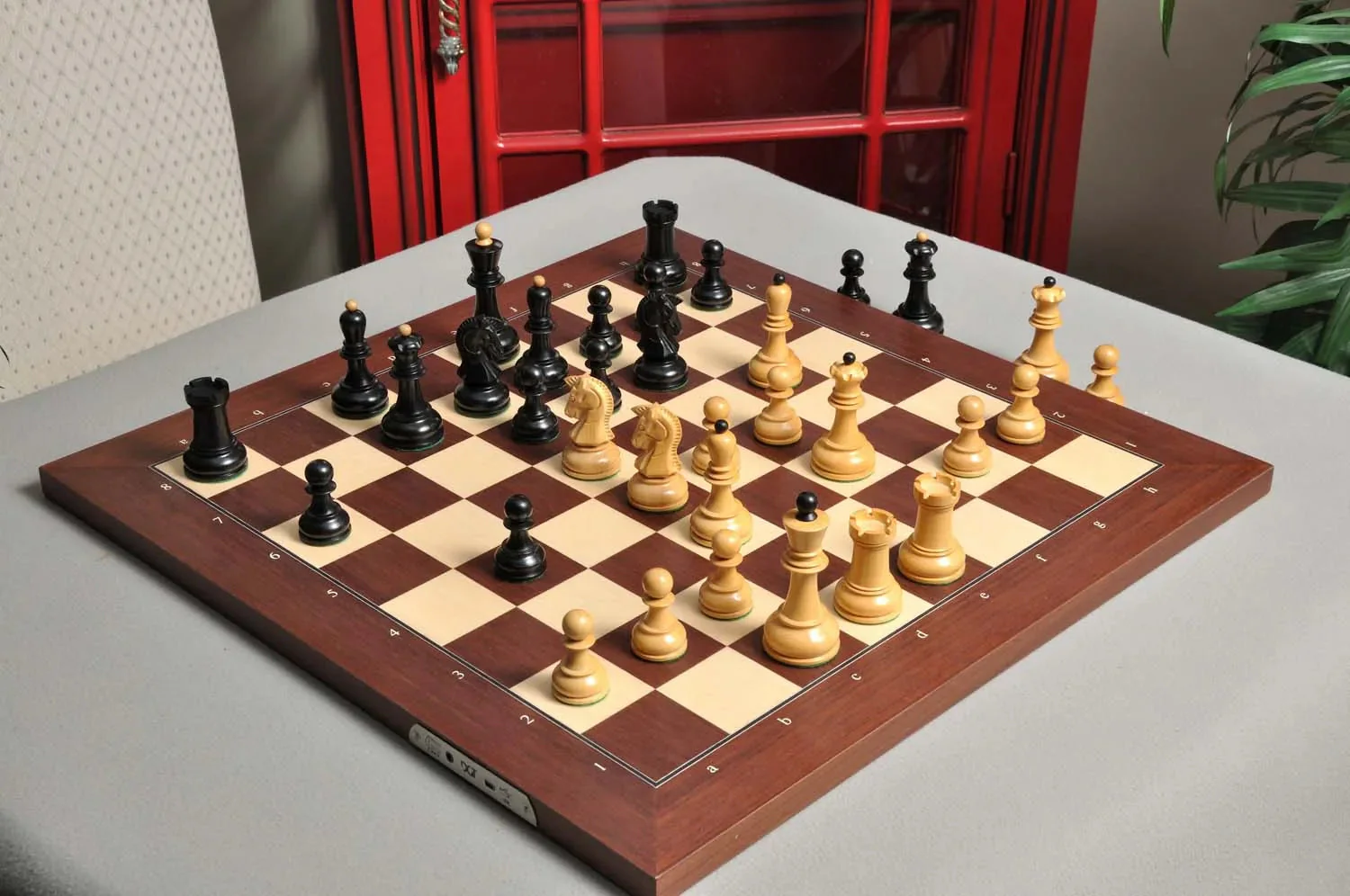 DGT Projects - Bluetooth Rosewood Board with Dubrovnik Chess Pieces