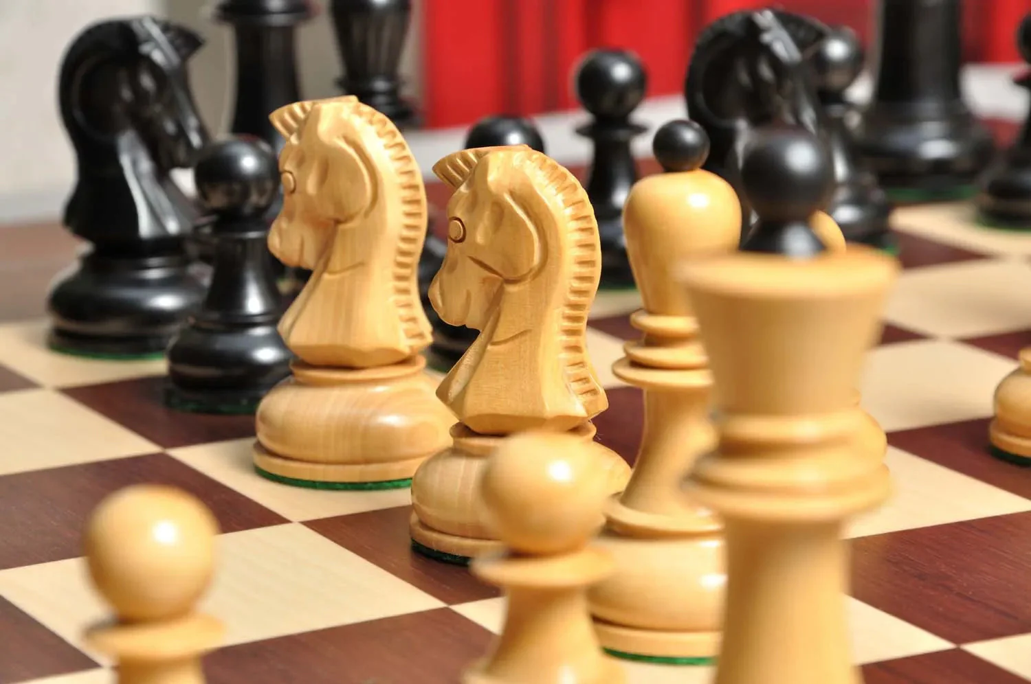 DGT Projects - Bluetooth Rosewood Board with Dubrovnik Chess Pieces - Image 4