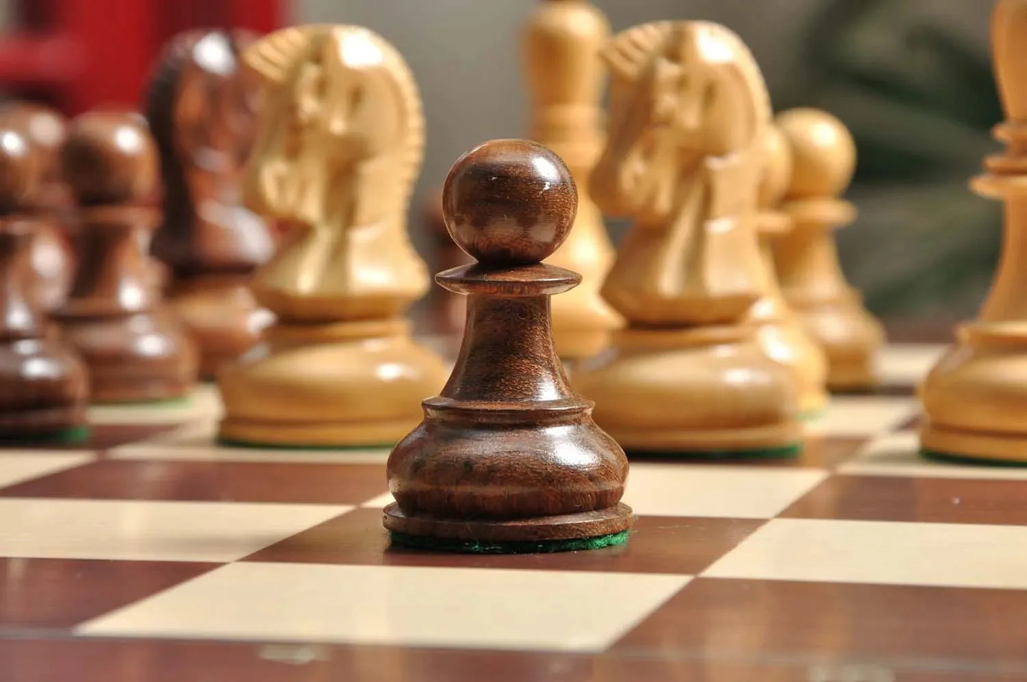DGT Projects - Bluetooth Rosewood Board with Dubrovnik Chess Pieces - Image 2