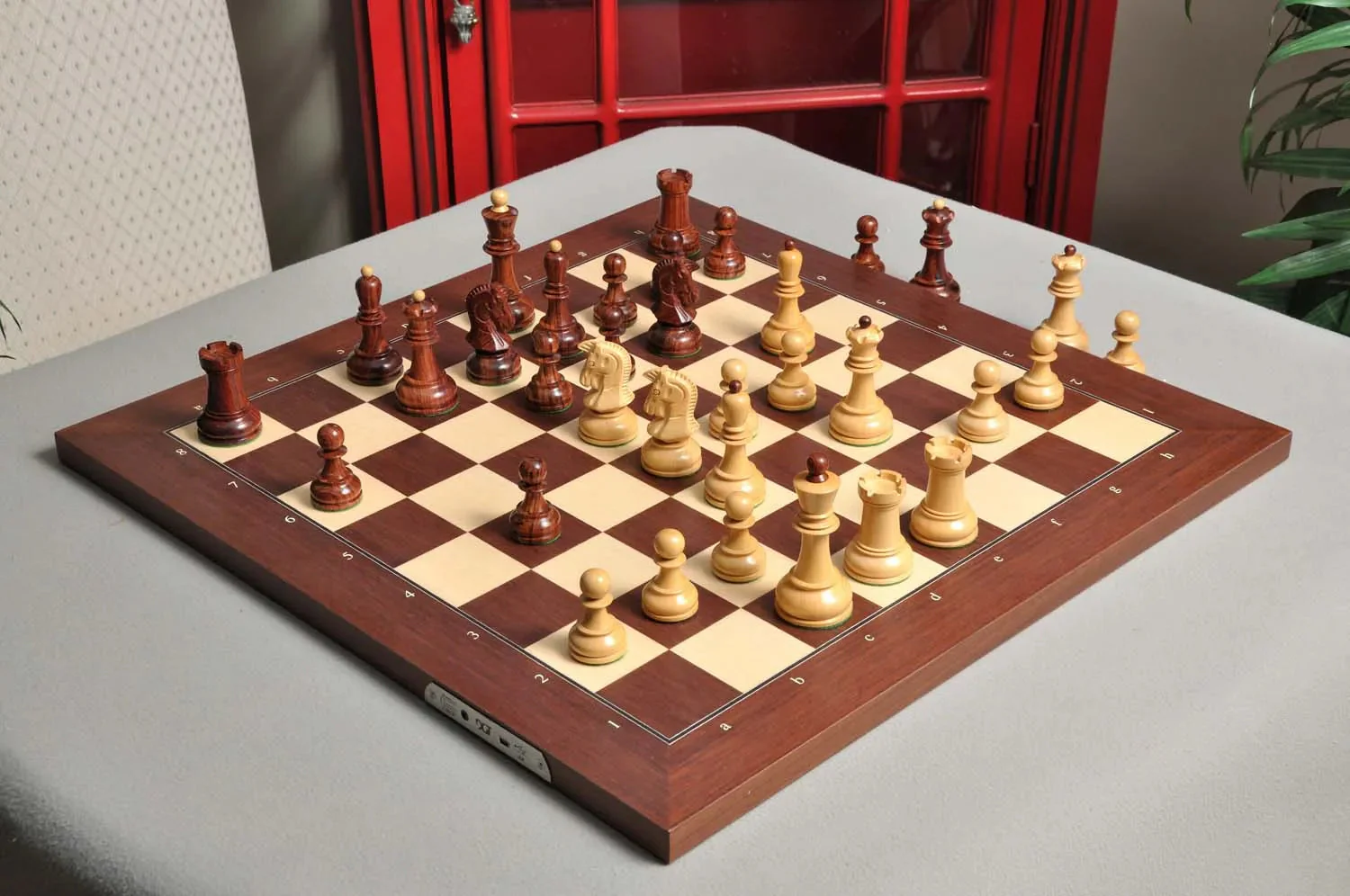 DGT Projects - Bluetooth Rosewood Board with Dubrovnik Chess Pieces