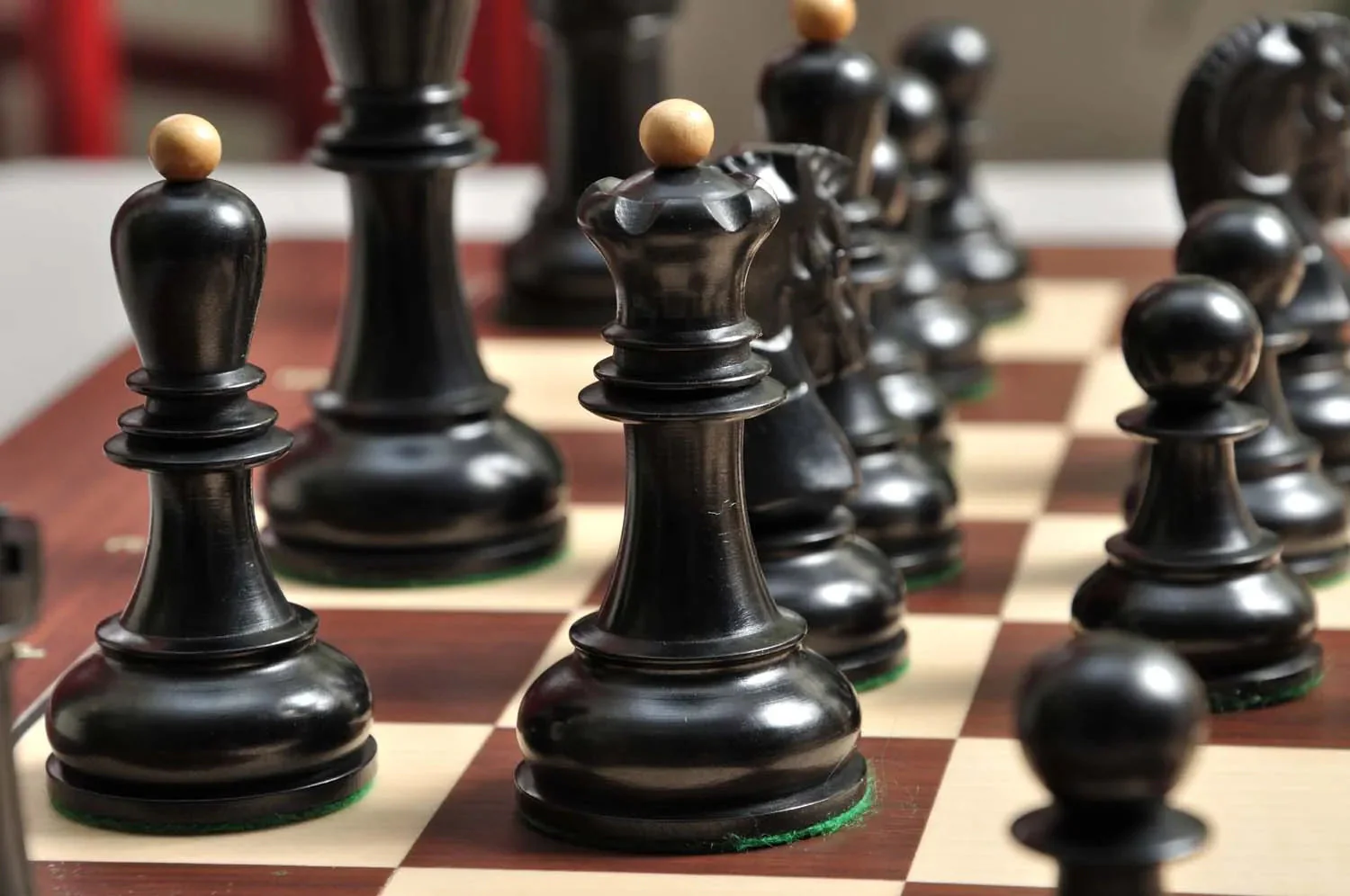 DGT Projects - USB Rosewood Board with Dubrovnik Chess Pieces - Image 2