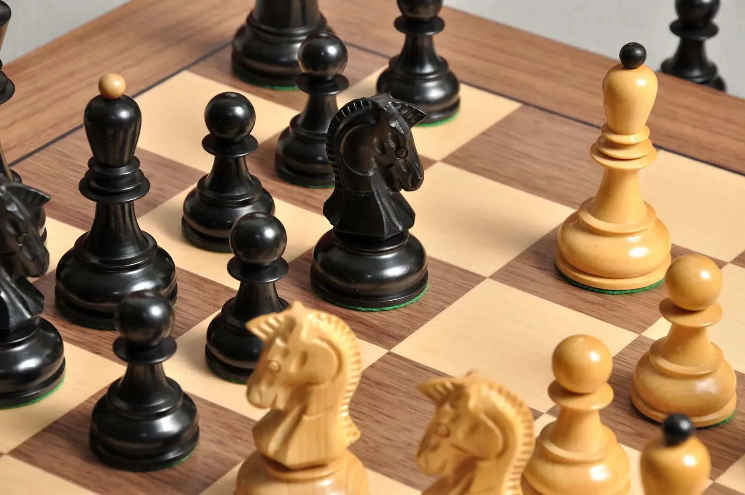 DGT Projects - USB Walnut Board with Dubrovnik Chess Pieces - Image 2