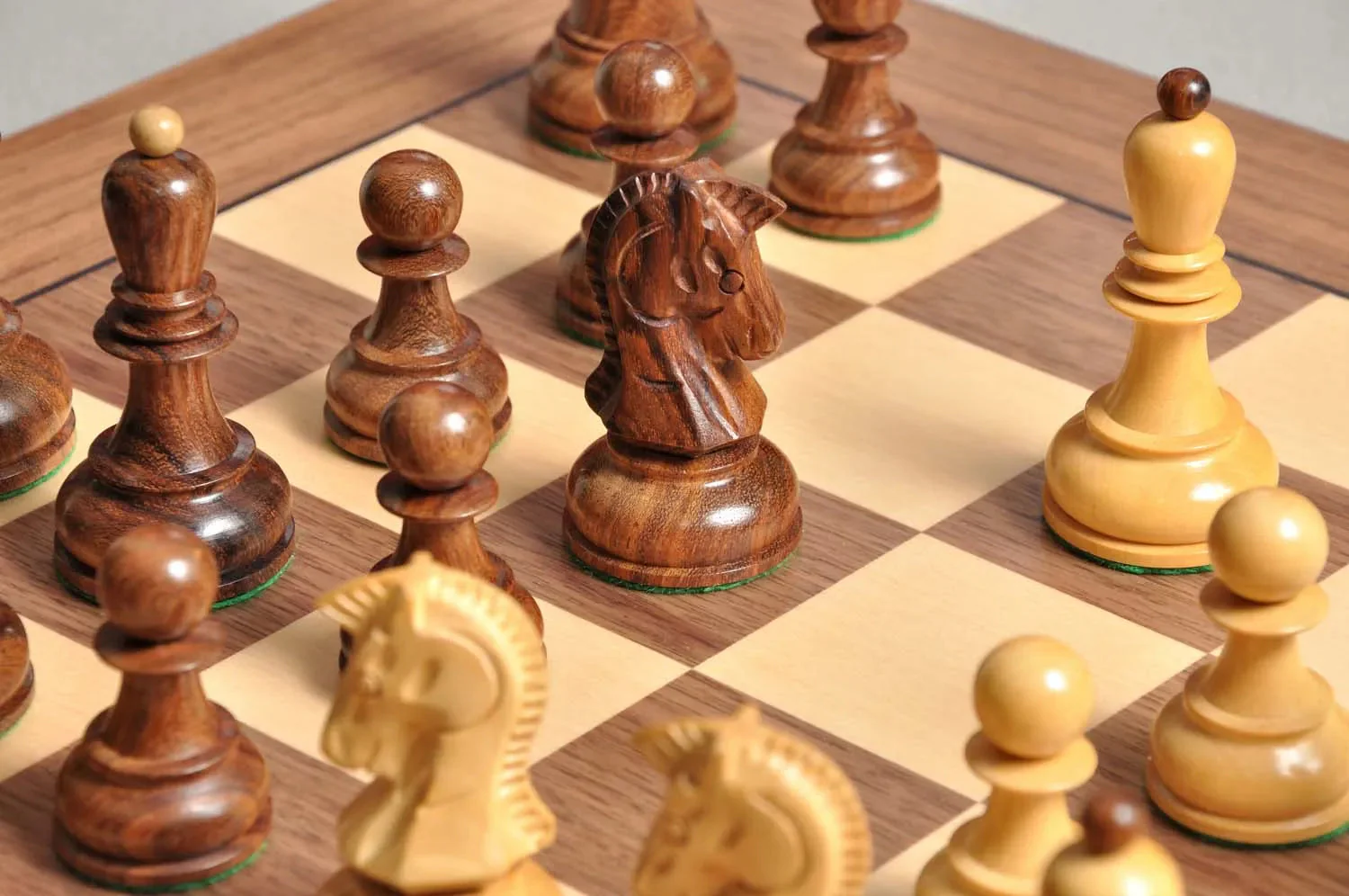 DGT Projects - USB Walnut Board with Dubrovnik Chess Pieces - Image 3