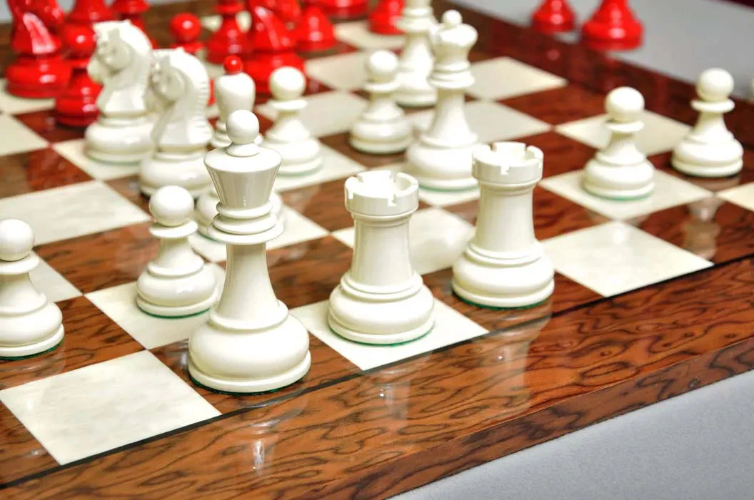 Red and White Lacquered - Image 10