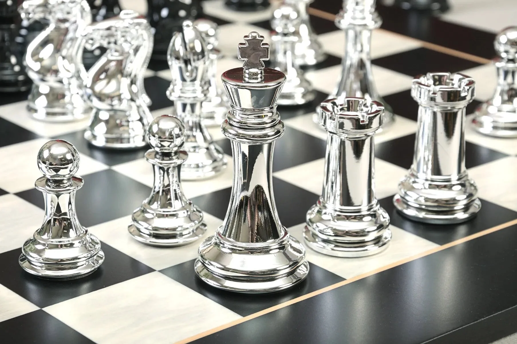 The Fischer Series Chess Pieces - 4.0" King - Black And Silver - Image 3