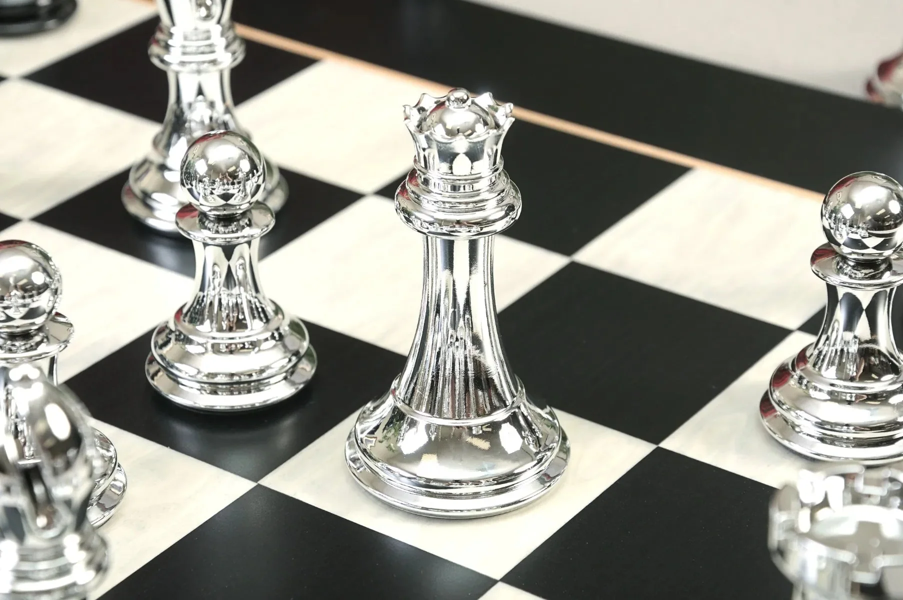 The Fischer Series Chess Pieces - 4.0" King - Black And Silver - Image 4