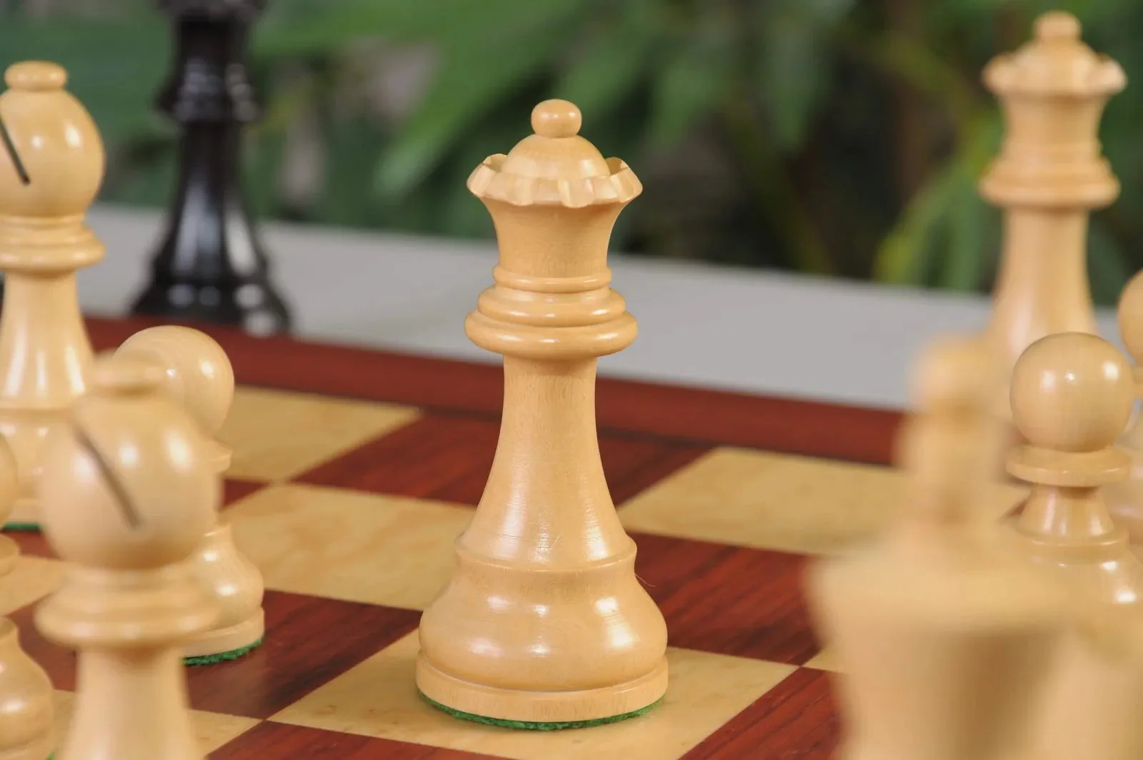 The Gambit Series Chess Pieces - 3.75" King - Image 3