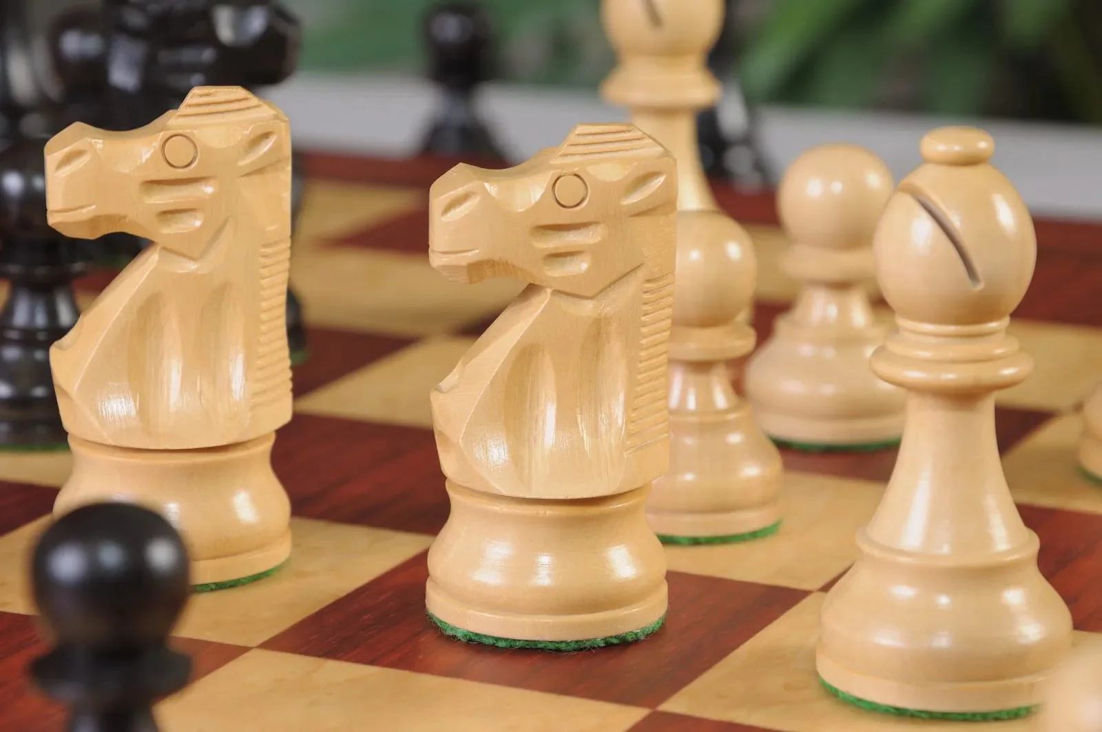 The Gambit Series Chess Pieces - 3.75" King - Image 6