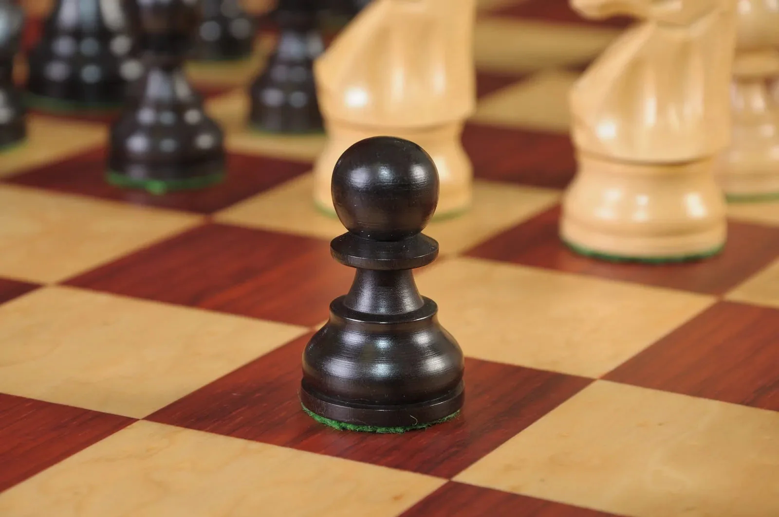 The Gambit Series Chess Pieces - 3.75" King - Image 7