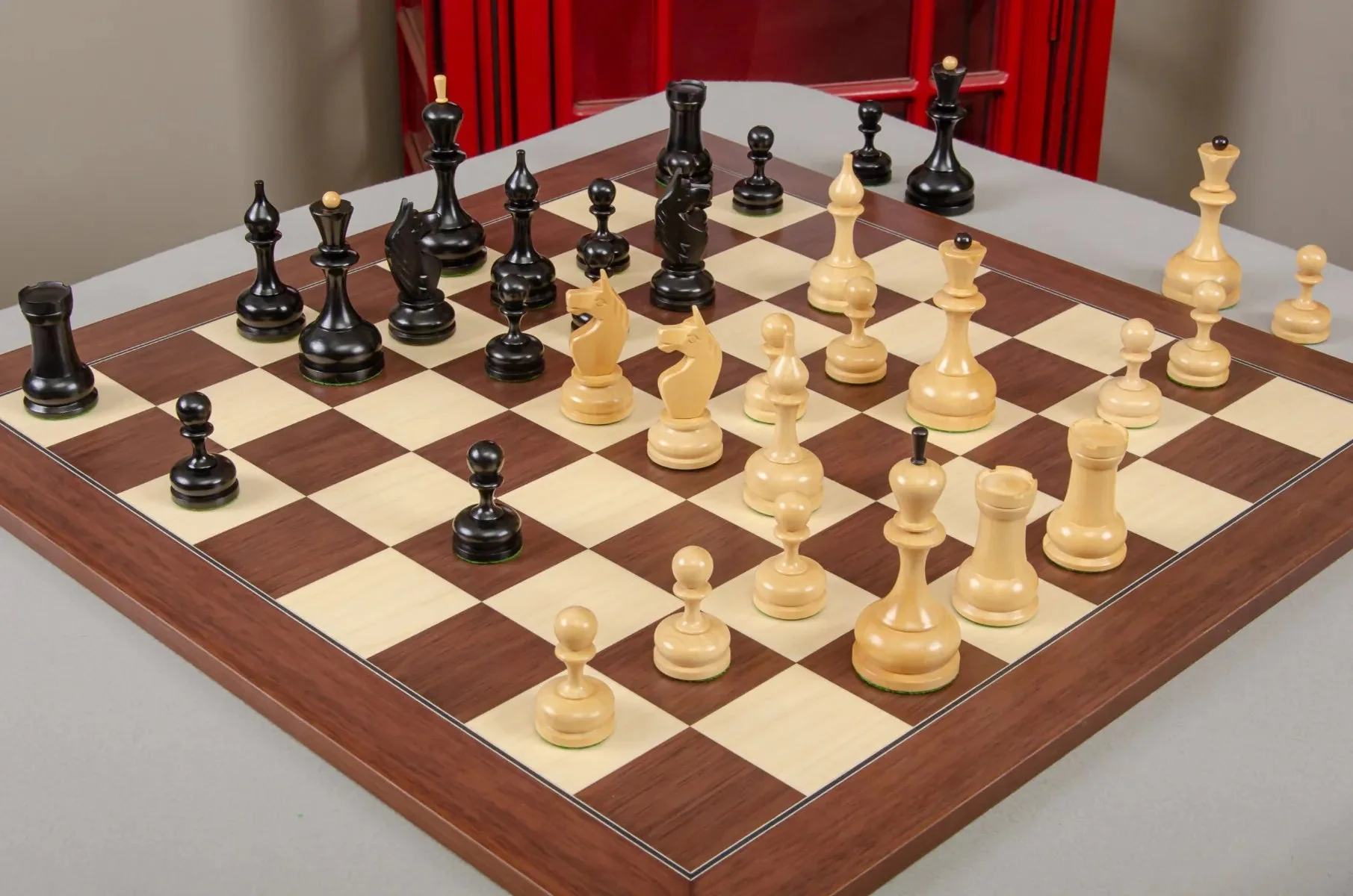 The Grandmaster II Bronstein Series Chess Pieces - 4.4" King - Image 2