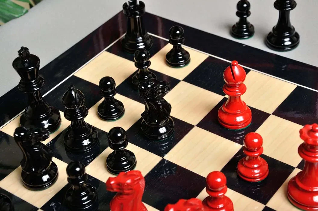 The Grandmaster Regal Series Chess Pieces - 4.0" King - Image 2