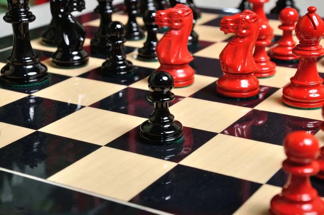 The Grandmaster Regal Series Chess Pieces - 4.0" King - Image 4