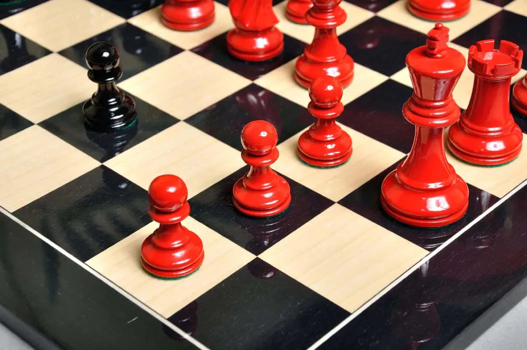 The Grandmaster Regal Series Chess Pieces - 4.0" King - Image 6