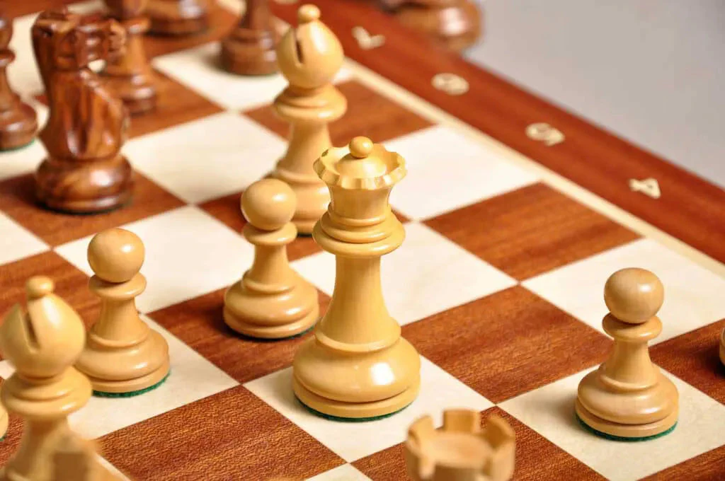 The Grandmaster Series Chess Pieces - 3.25" King - Image 4