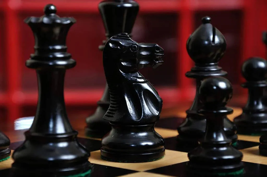 The Grandmaster Series Chess Pieces - 4.0" King - Image 24