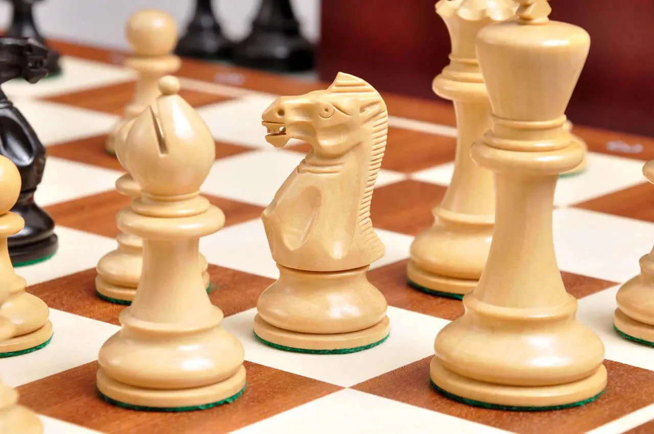 The Grandmaster Series Chess Pieces - 4.0" King - Image 3
