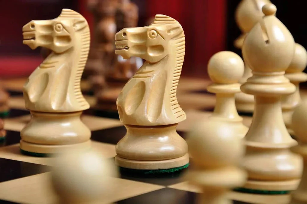 The Grandmaster Series Chess Pieces - 4.0" King - Image 31