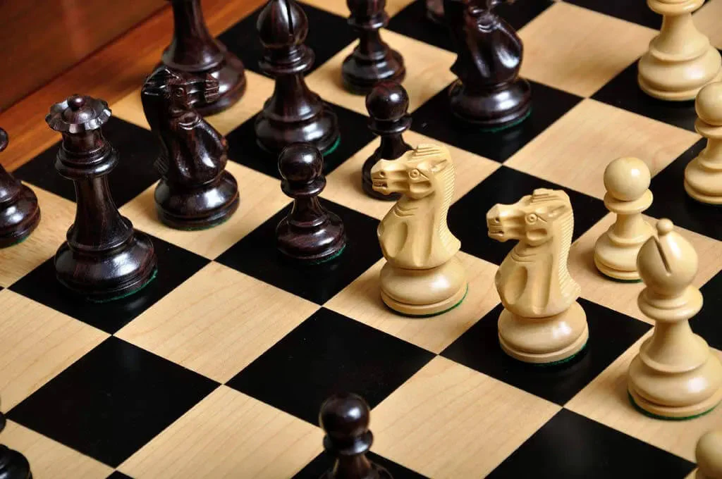 The Grandmaster Series Chess Pieces - 4.0" King - Image 40