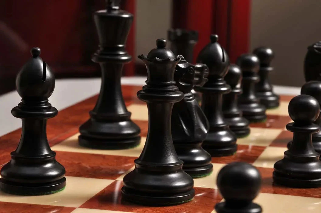 The Grandmaster Series Chess Pieces - 4.0" King - Image 43
