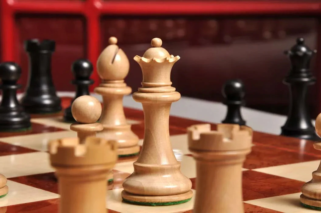 The Grandmaster Series Chess Pieces - 4.0" King - Image 44
