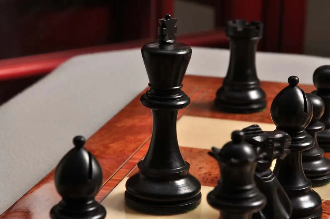 The Grandmaster Series Chess Pieces - 4.0" King - Image 45