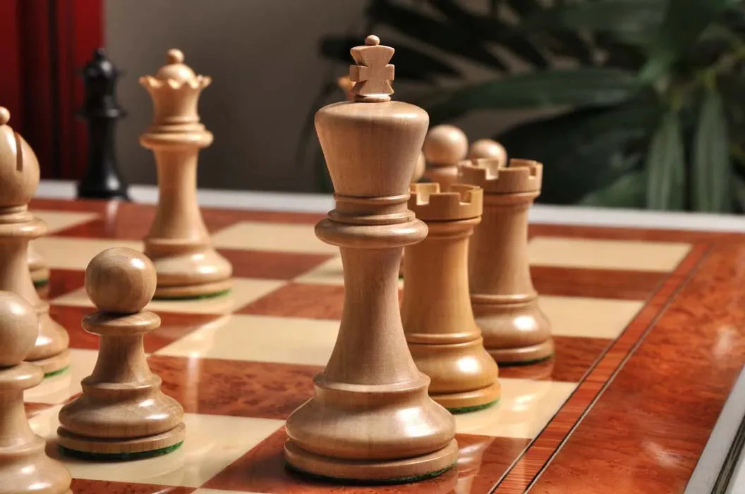 The Grandmaster Series Chess Pieces - 4.0" King - Image 52