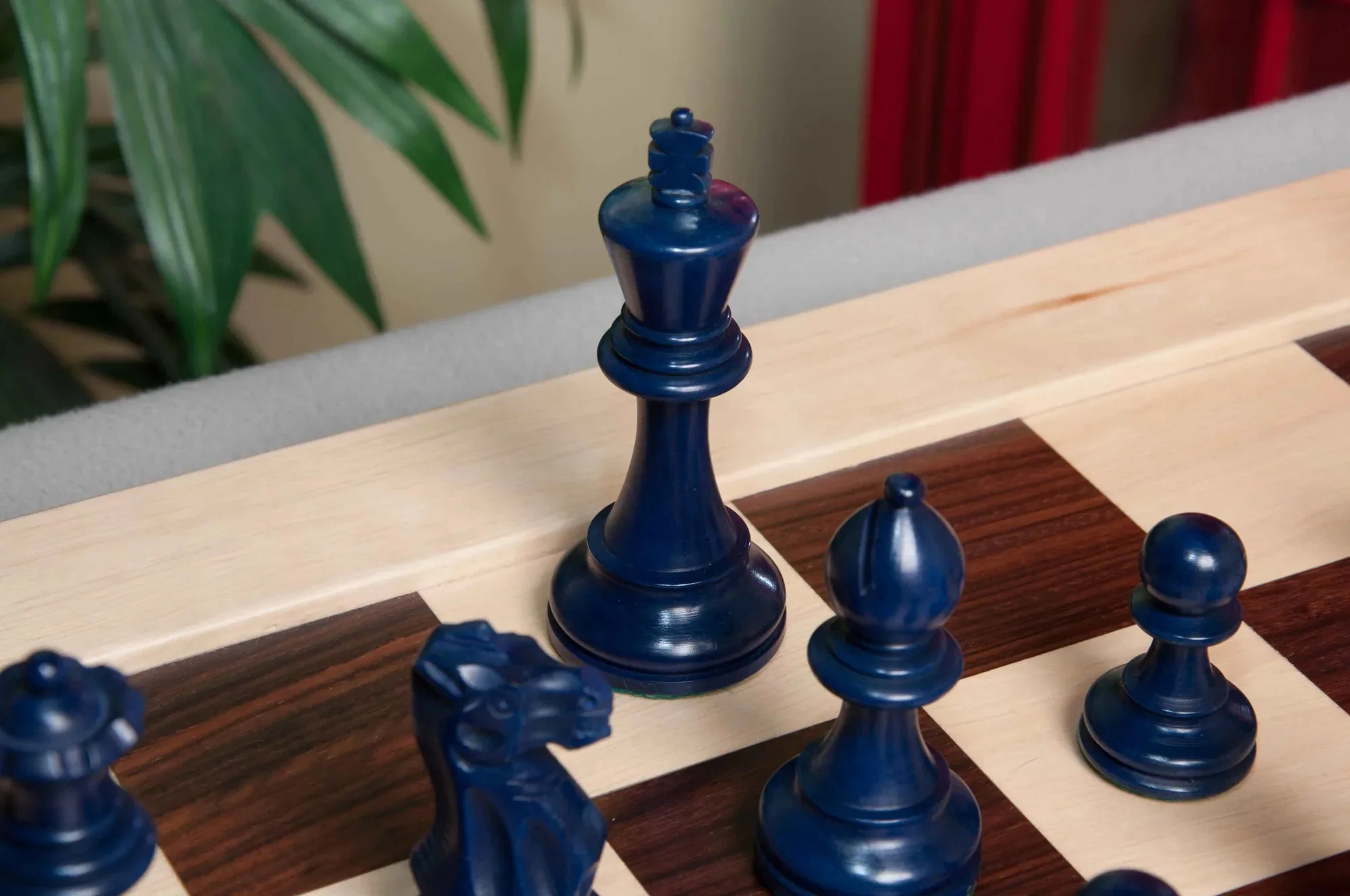 The Grandmaster Series Gilded Chess Pieces - 4.0" King - Image 10