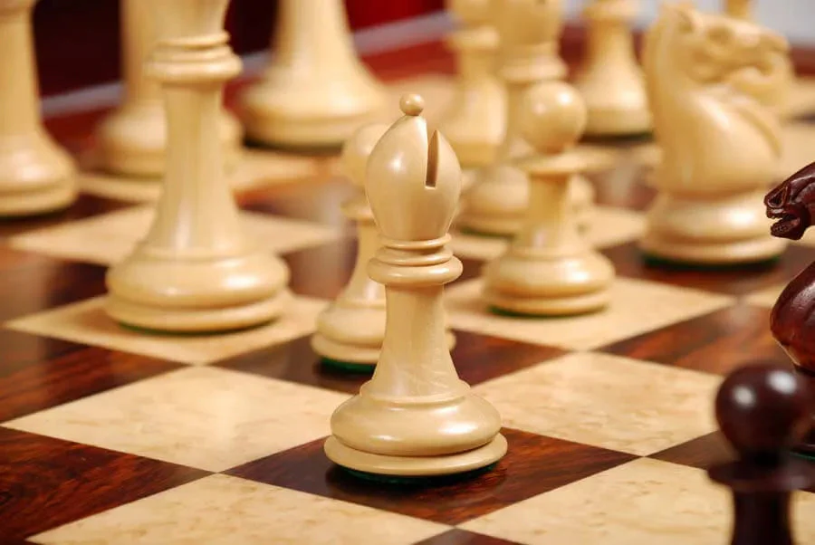 The Hastings Series Luxury Chess Pieces - 4.0" King - Image 11