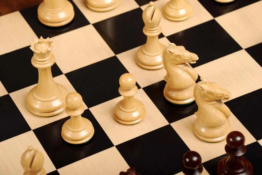 The Hastings Series Luxury Chess Pieces - 4.0" King - Image 13