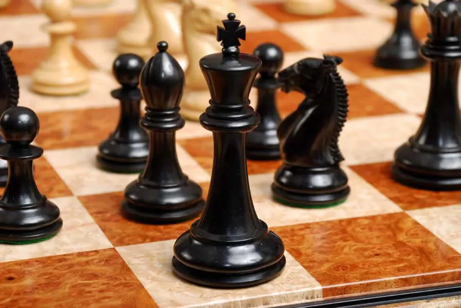 The Hastings Series Luxury Chess Pieces - 4.0" King - Image 15