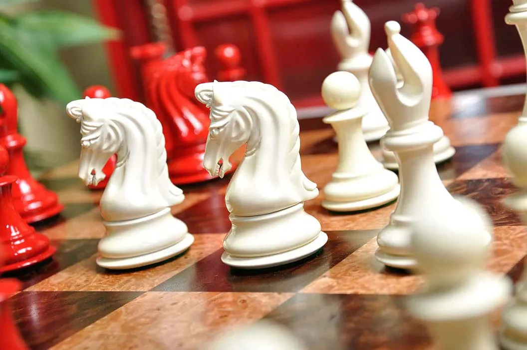 Red and White Lacquered - Image 2