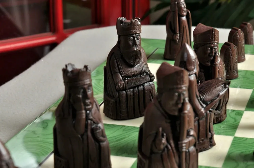 The Isle of Lewis Chess Pieces - 3.5" King - BROWN and NATURAL - Image 7