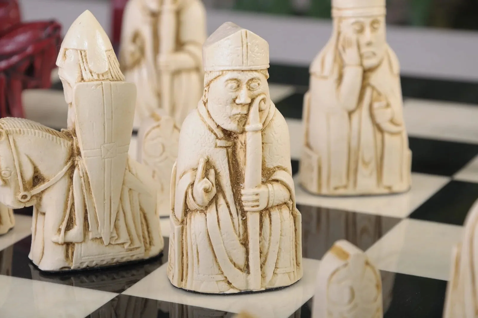The Isle of Lewis Chess Pieces - 3.5" King - RED and NATURAL - Image 5