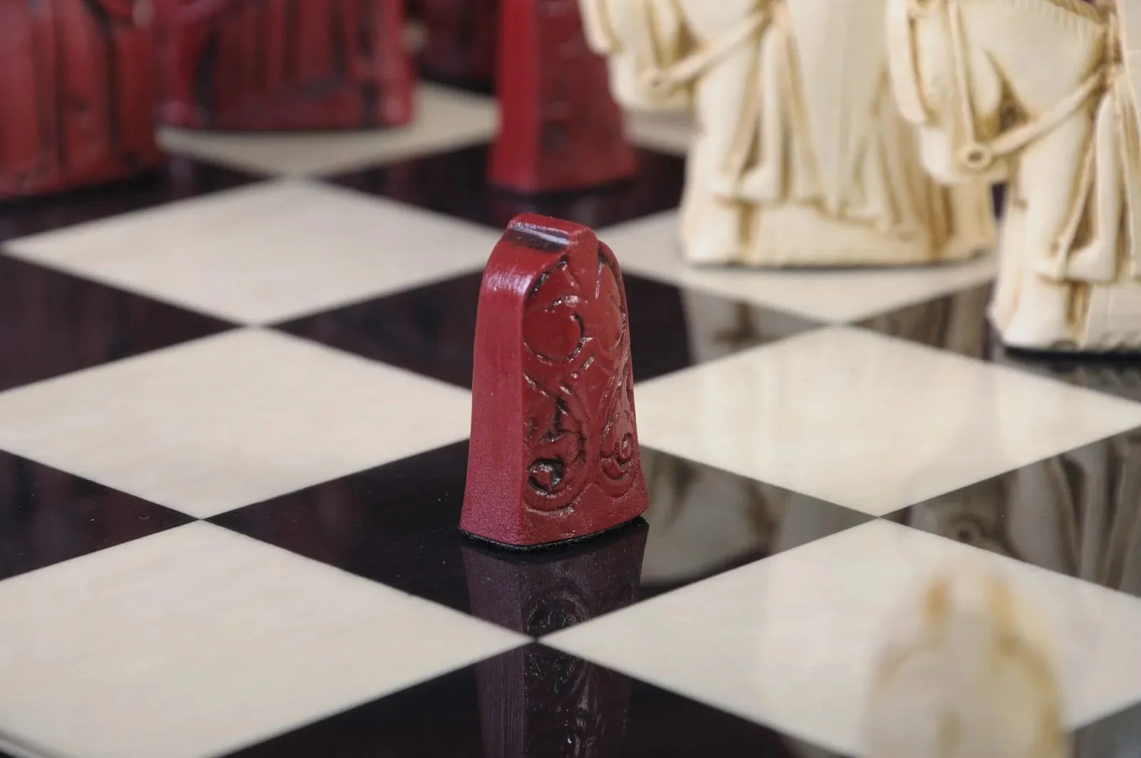 The Isle of Lewis Chess Pieces - 3.5" King - RED and NATURAL - Image 7