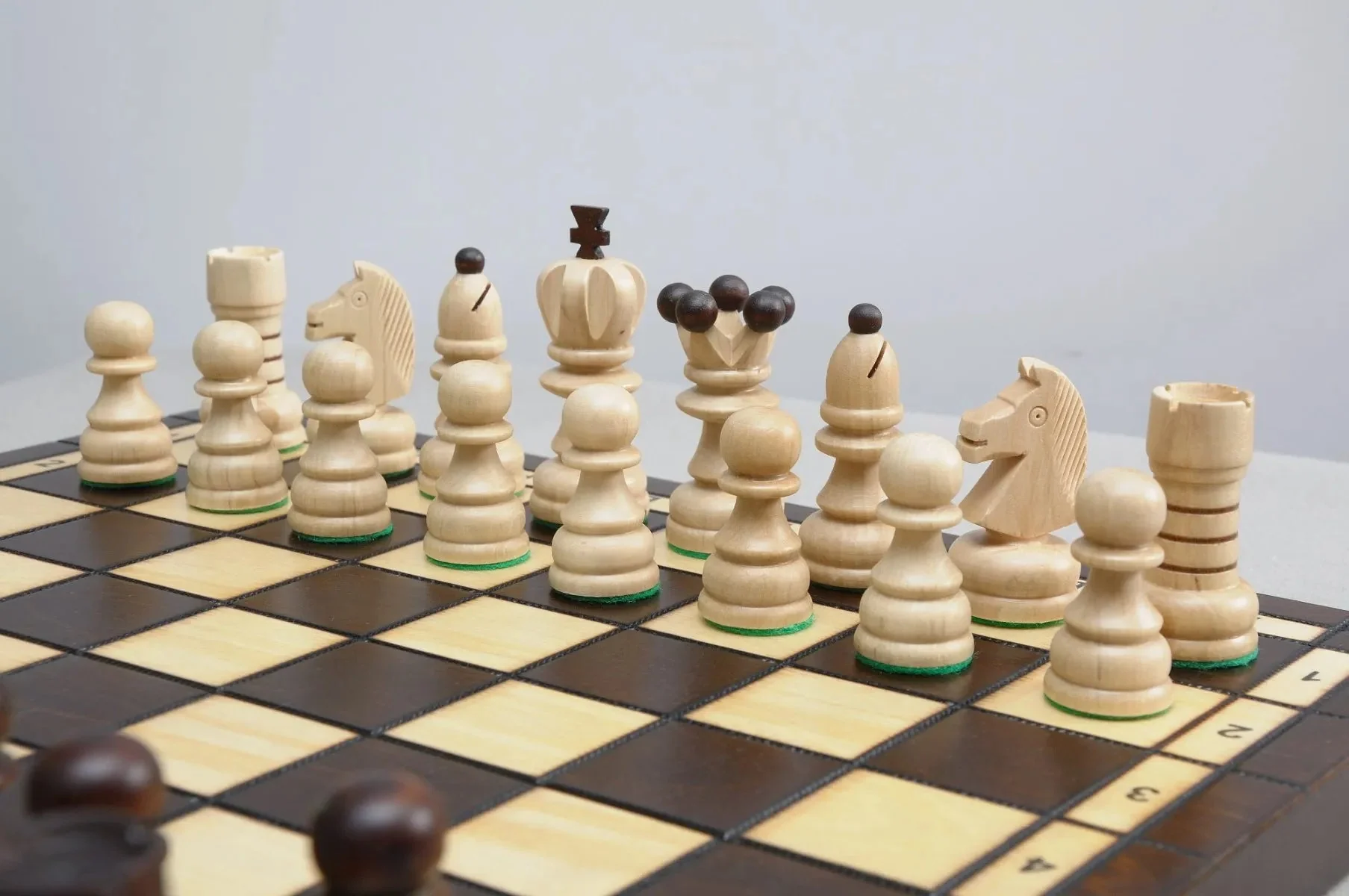 The Large Pearl Chess Set - Image 2
