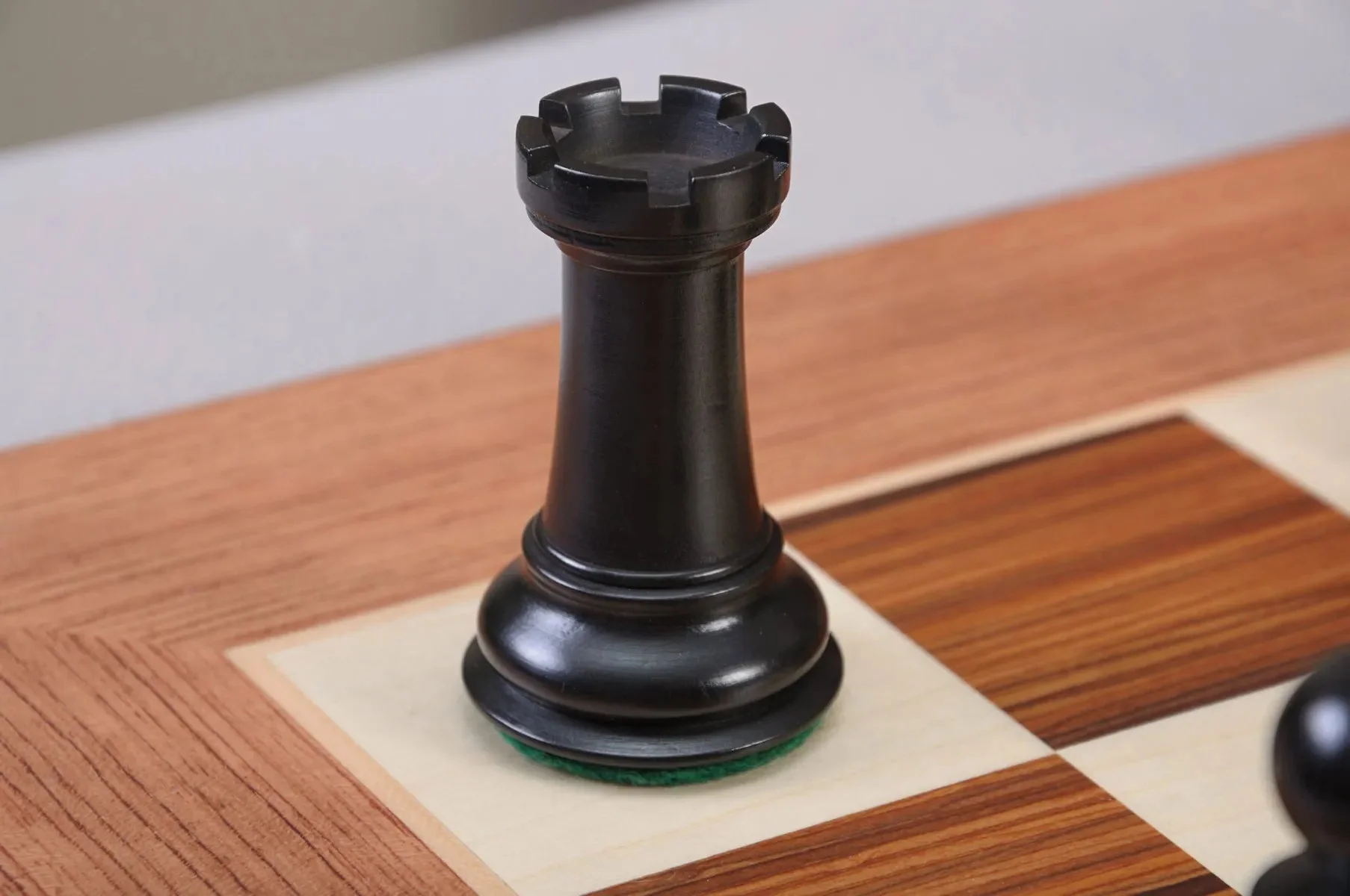 The Leicester Series Chess Pieces - 4.0" King - Image 13