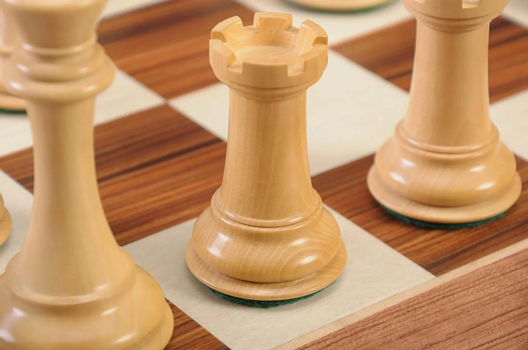 The Leicester Series Chess Pieces - 4.0" King - Image 7