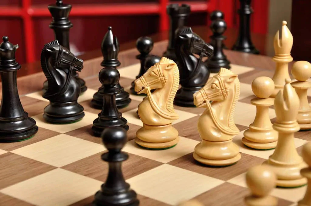 The Leicester Series Chess Set, Box, and Board Combination - Image 11