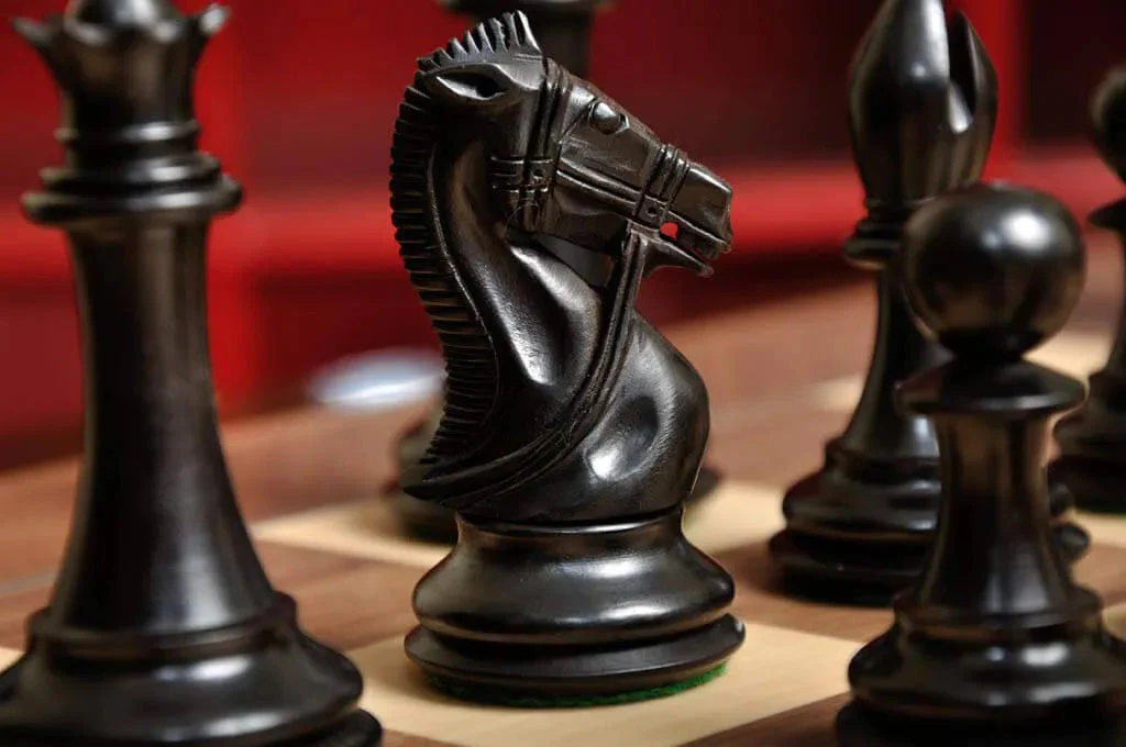 The Leicester Series Chess Set, Box, and Board Combination - Image 6