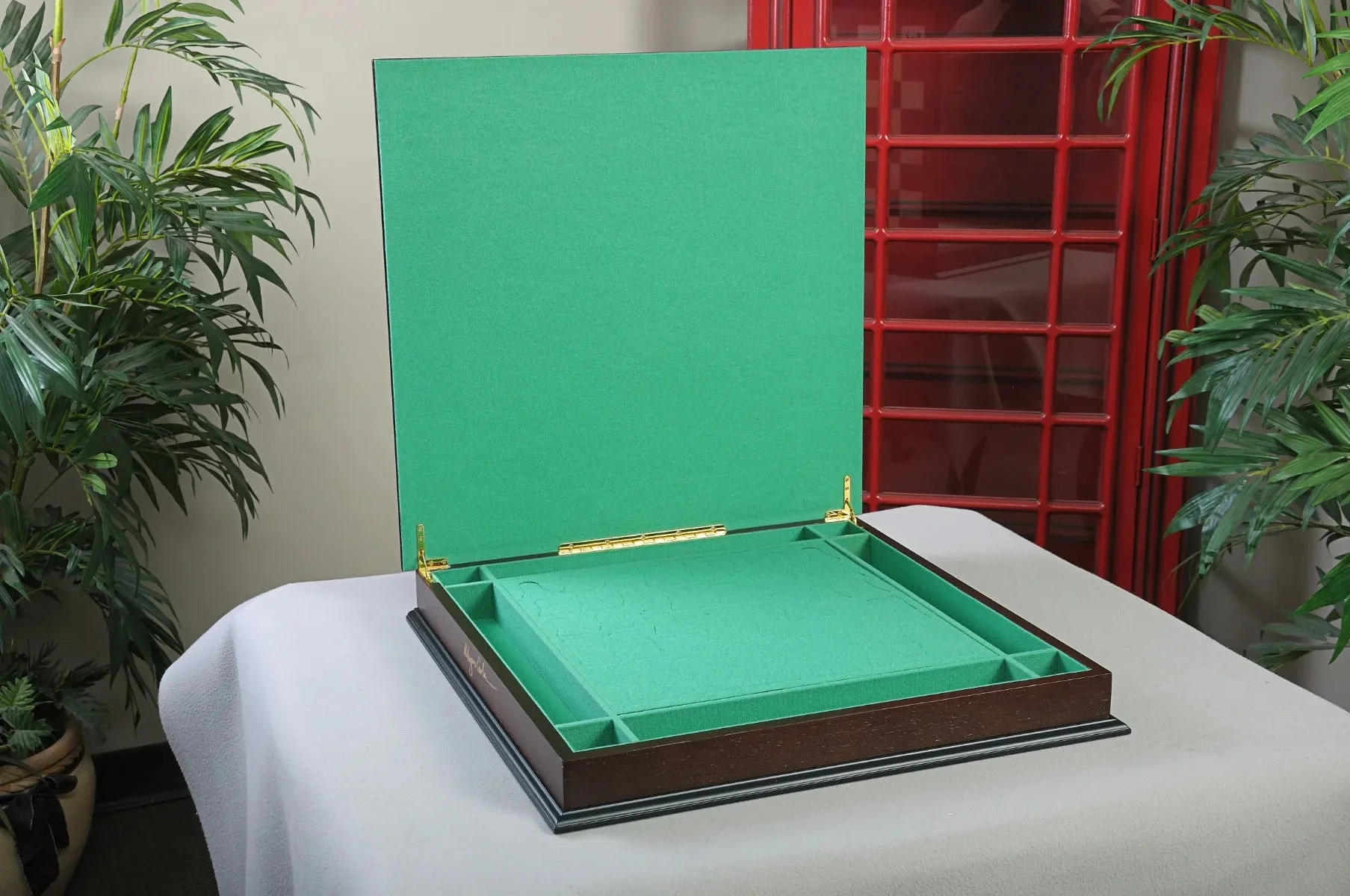 The Magnus Carlsen Luxury Signature Casket & Chess Set Combination - Image 24