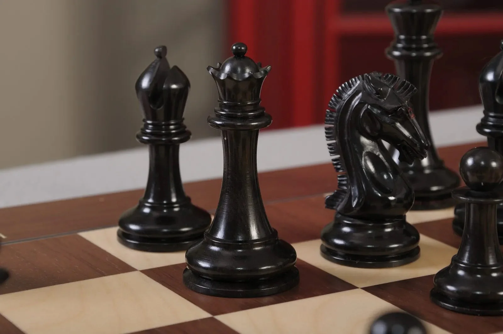 The Mammoth Ivory and Genuine Ebony Collector Series Luxury Chess Set - 4.4'' King - Image 10