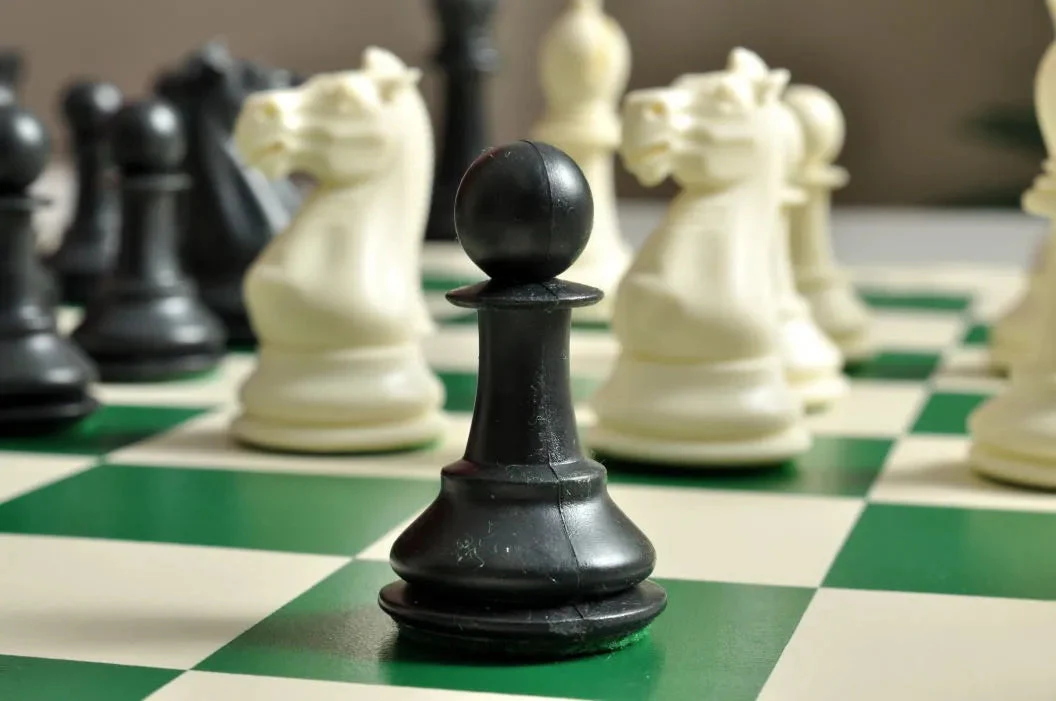 The Marshall Series Plastic Chess Pieces - 3.75" King - Image 18