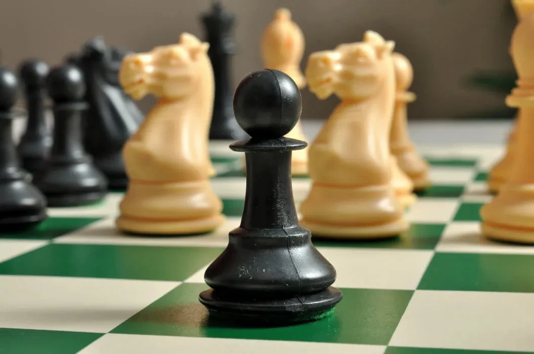 The Marshall Series Plastic Chess Pieces - 3.75" King - Image 21