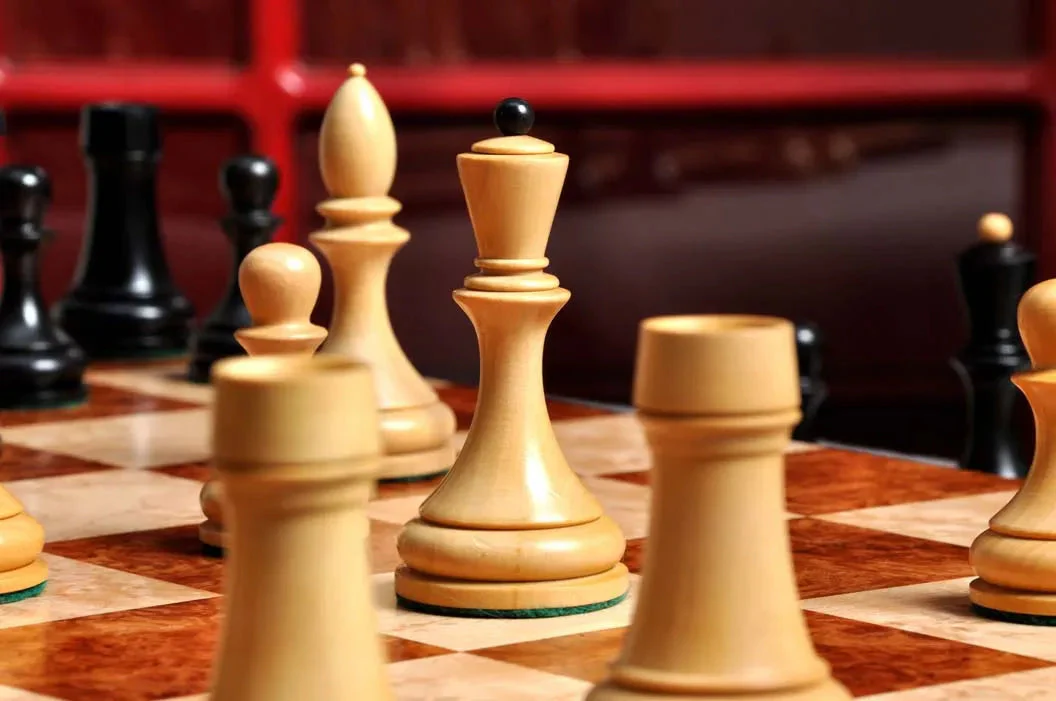 The Minsk Series Chess Pieces - 3.75" King - Image 11
