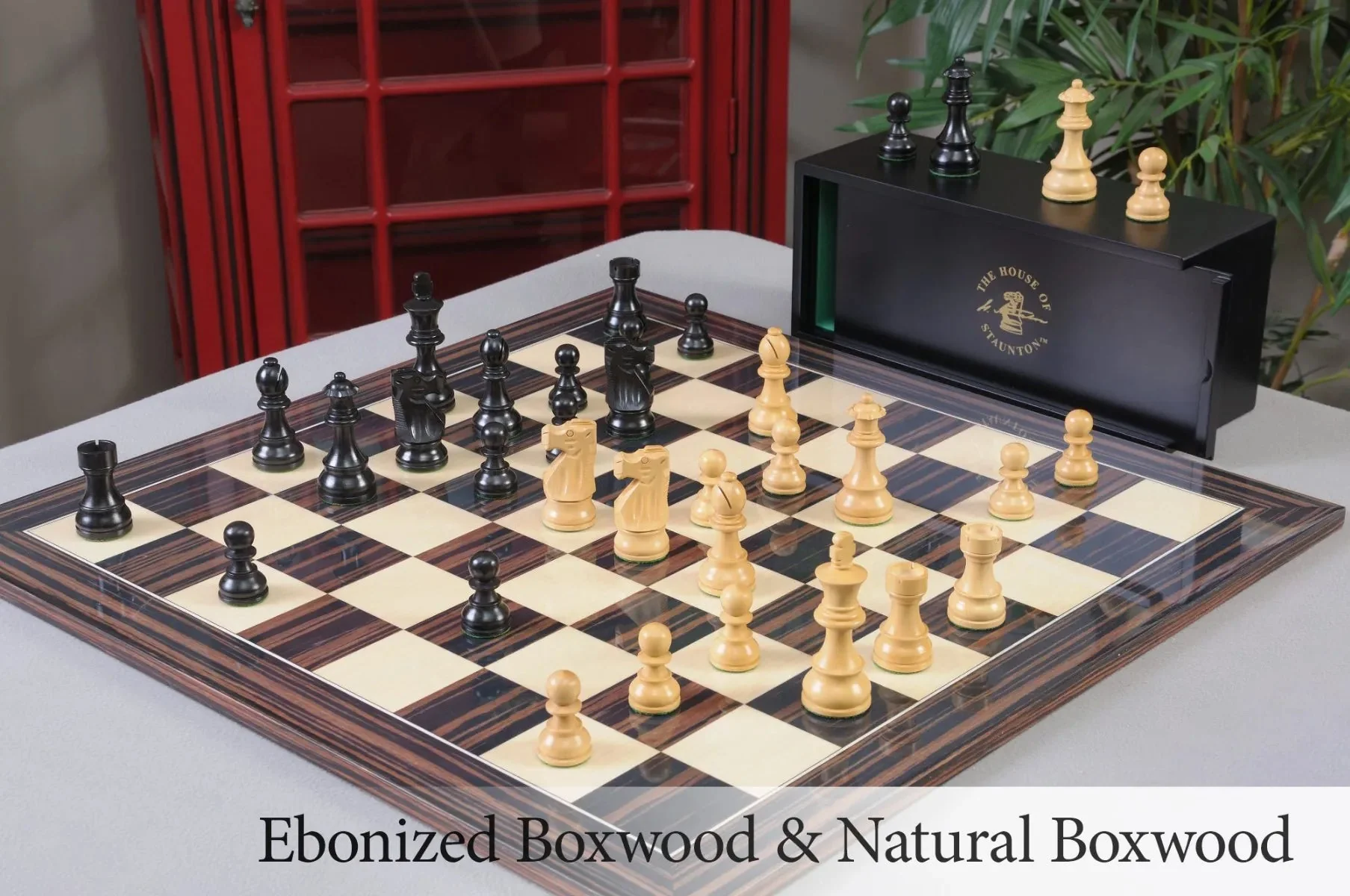 The New Gambit Series Chess Pieces - 3.75" King - Image 3