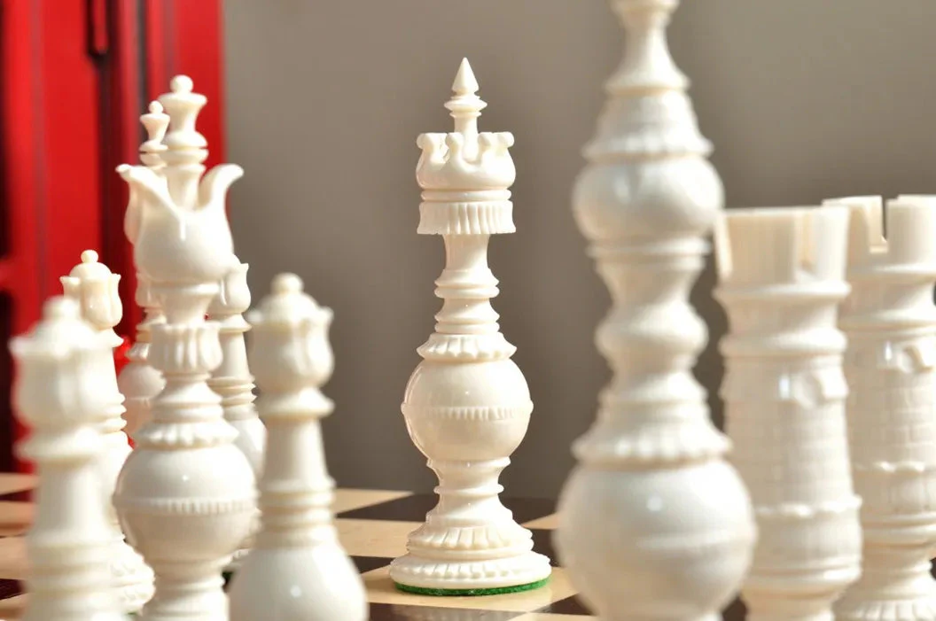 The Oxford Luxury Bone Chess Pieces - 5.25" King - Image 5