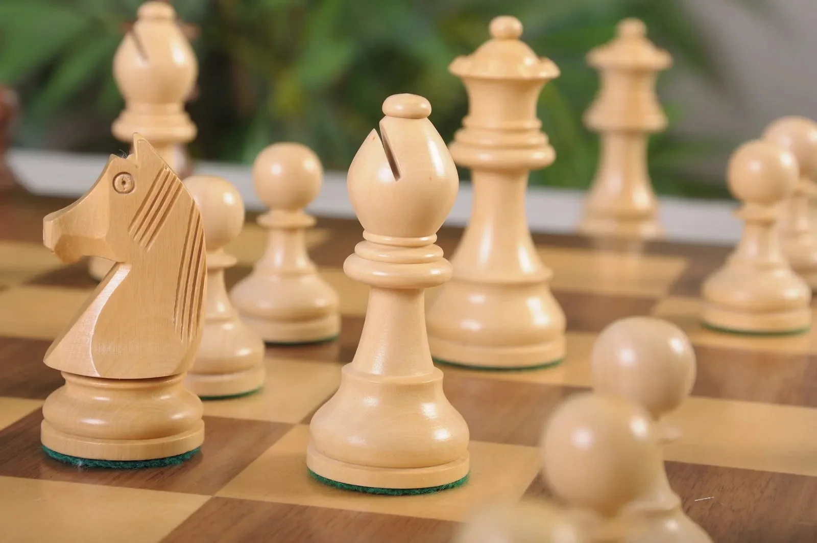 "The Queen's Gambit" Inspired Series Chess Pieces - 3.75" King - Image 3