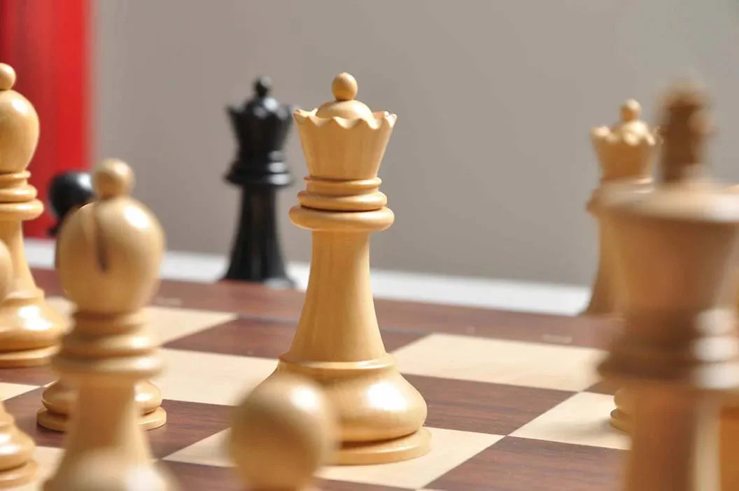 DGT Projects - Bluetooth Rosewood Board with Reykjavik Chess Pieces - Image 10